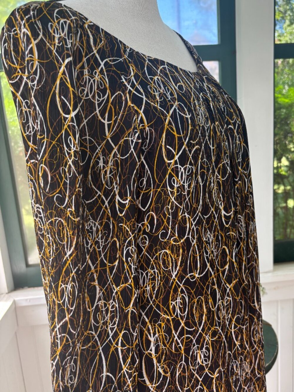 Diane von Furstenberg Silk Shift Dress | Black Gold Swirl | Size 6 | Like New - Picture 2 of 6
